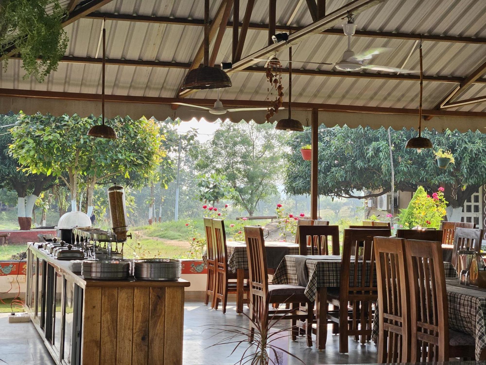 Wow Stayz2 Pachmarhi Foothill Cottages Buitenkant foto
