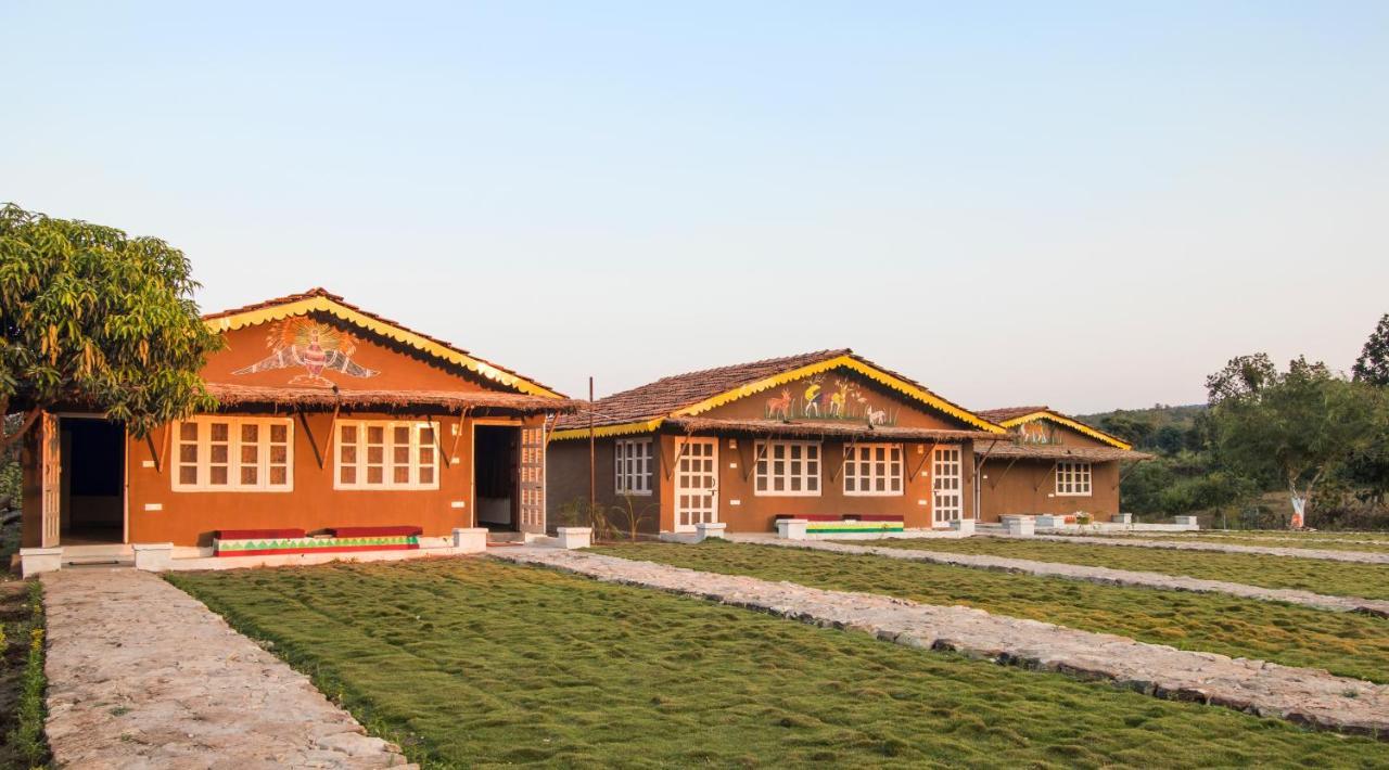Wow Stayz2 Pachmarhi Foothill Cottages Buitenkant foto